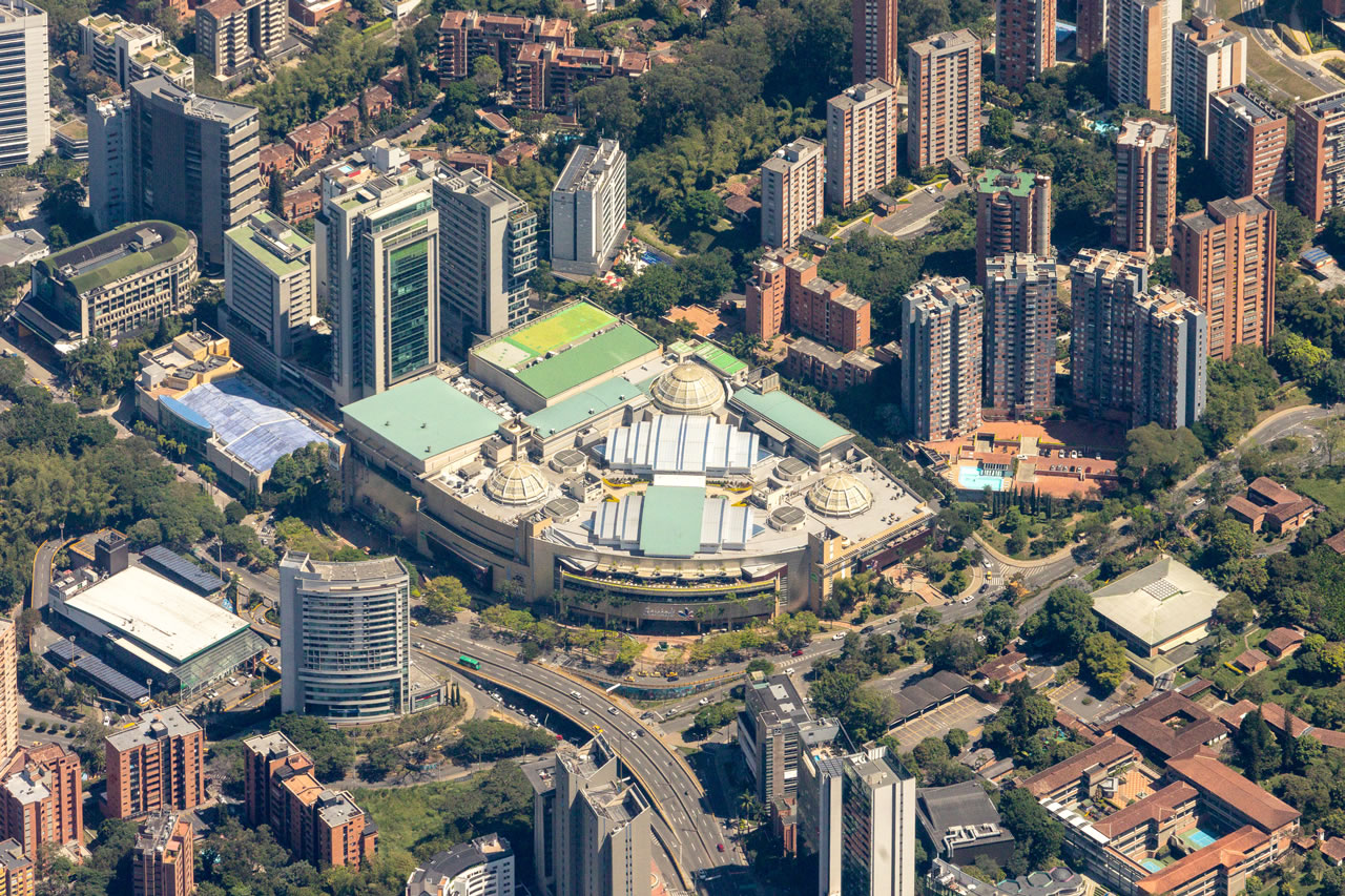 CENTRO COMERCIAL SANTAFE 