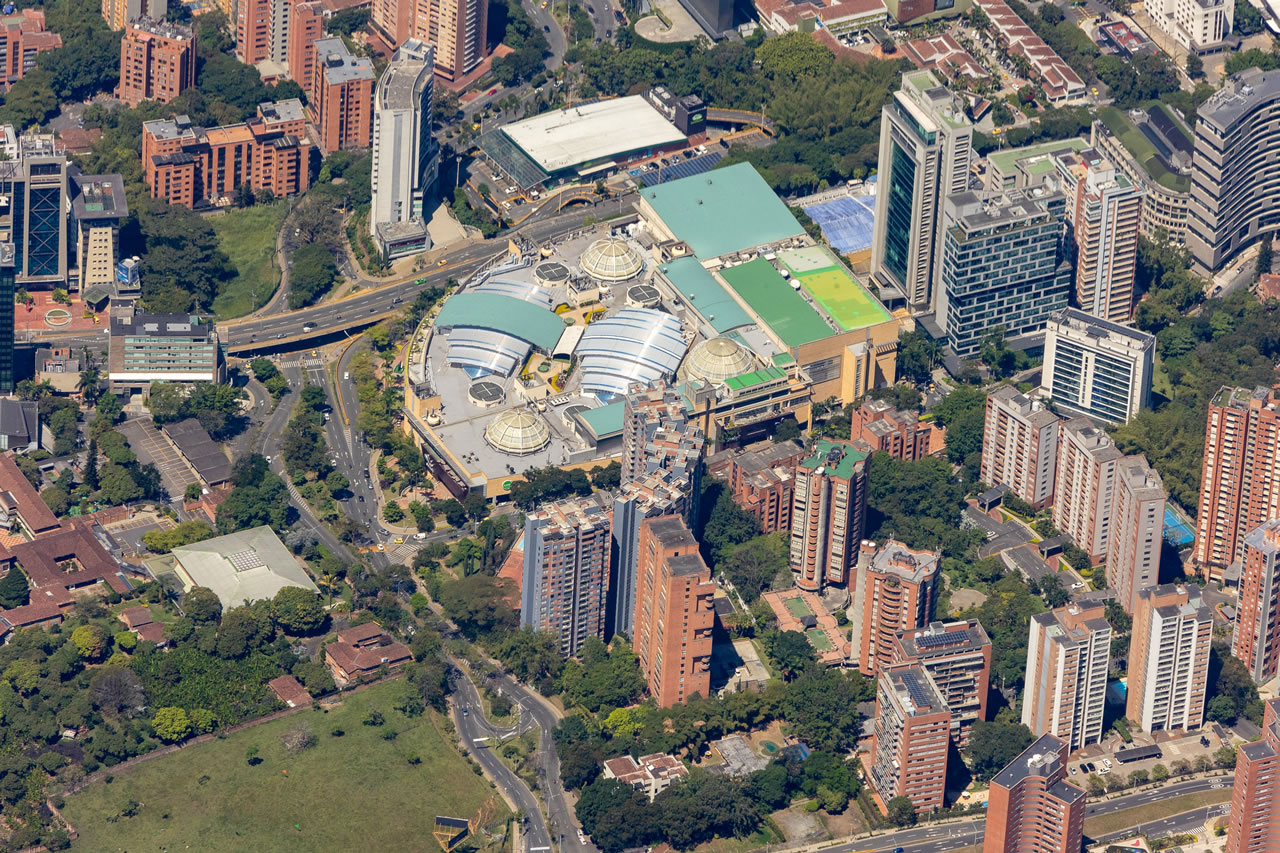 CENTRO COMERCIAL SANTAFE 